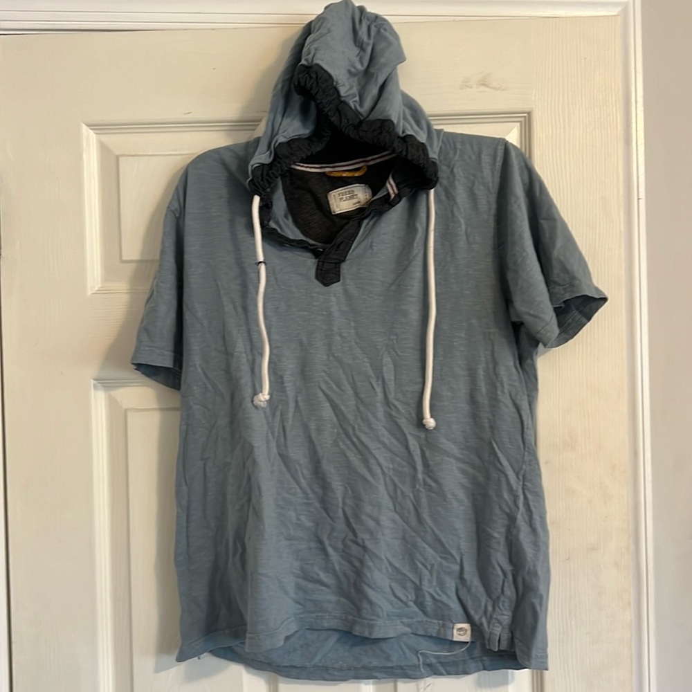 Short sleeve with hood